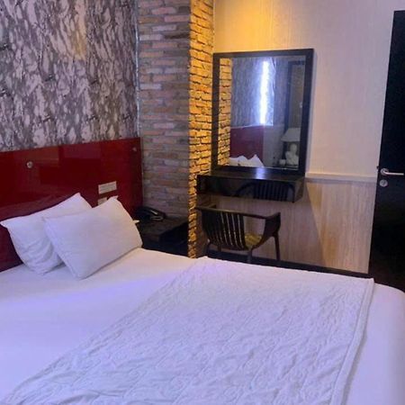 Gia Huyen Hotel Bandar Ho Chi Minh Luaran gambar